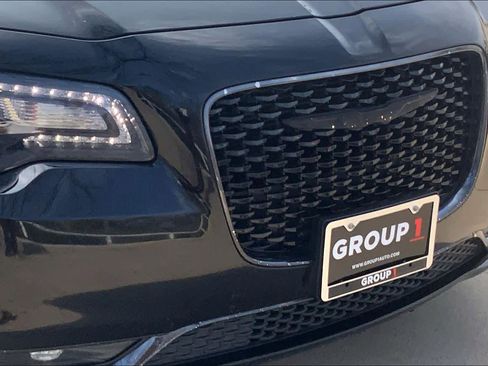 Used 2020 Chrysler 300 S image 29