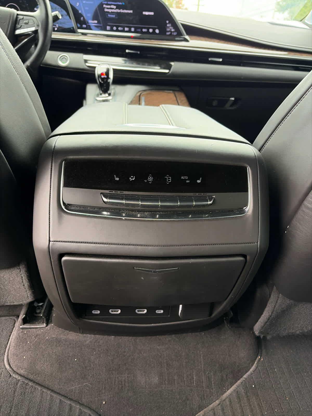 Certified 2024 Cadillac Escalade Sport Platinum w/ LPO, ONYX Package AWD/4WD image 12