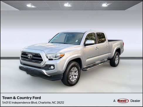 Used 2017 Toyota Tacoma SR5 image 1