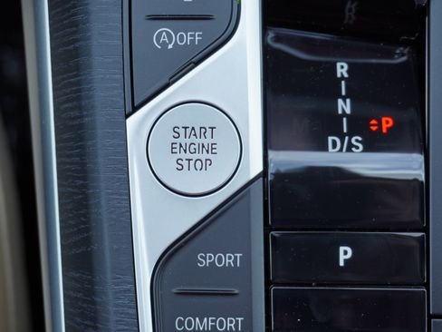 New 2025 BMW 330i Sedan w/ Premium Package image 14