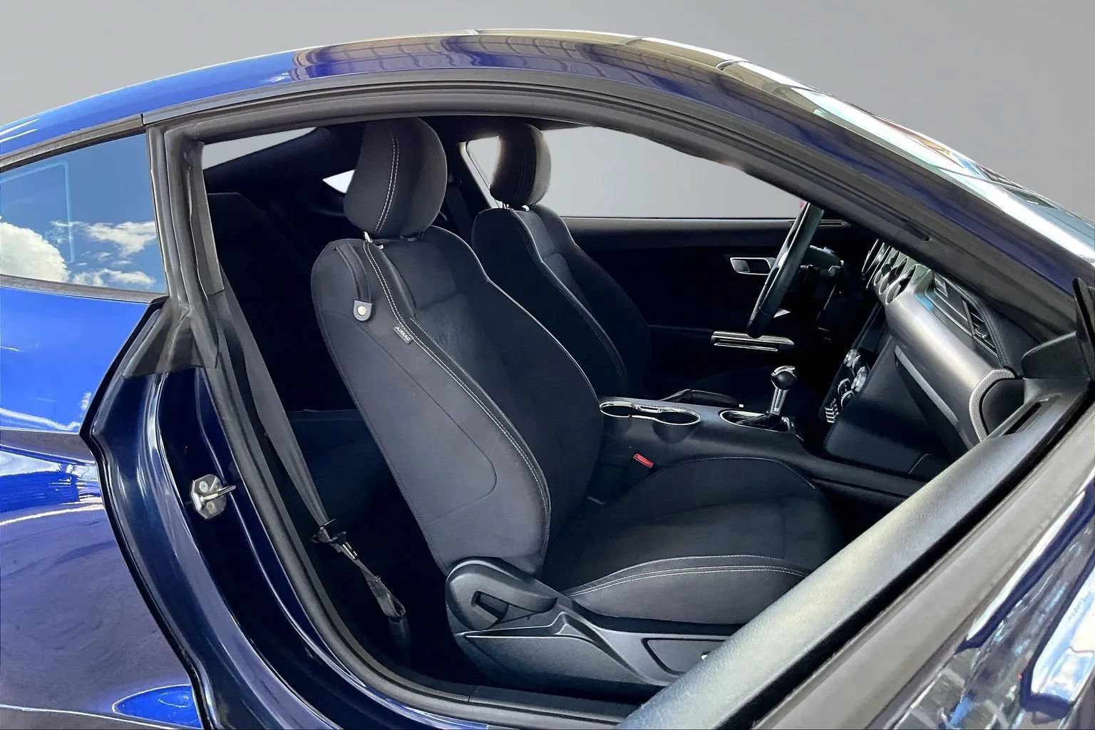 Used 2019 Ford Mustang Coupe w/ Equipment Group 101A RWD image 25
