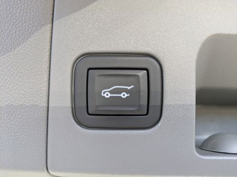 Certified 2022 Cadillac XT5 Premium Luxury image 11