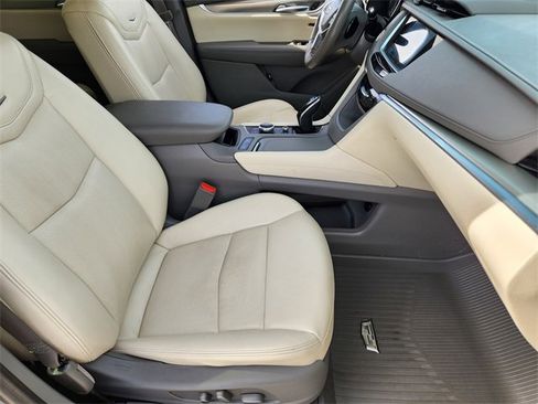 Used 2023 Cadillac XT5 Premium Luxury w/ Technology Package image 15