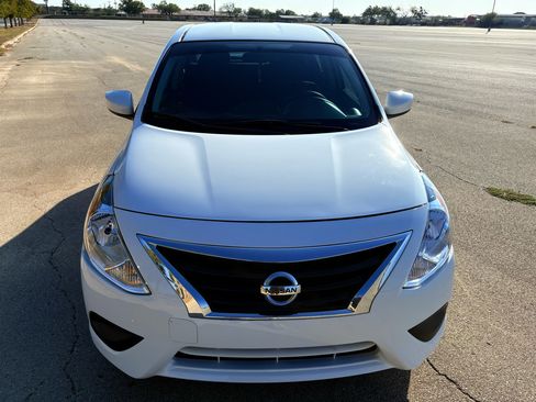 Used 2019 Nissan Versa S Plus image 4