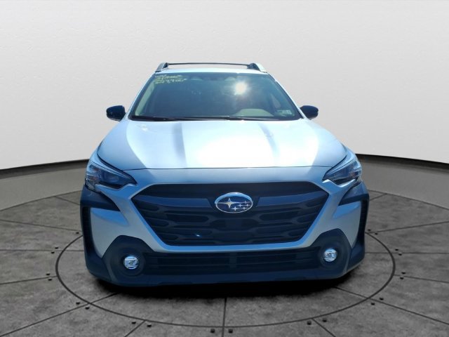 Used 2025 Subaru Outback Premium AWD/4WD image 2