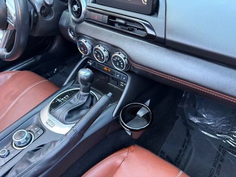 Used 2023 MAZDA MX-5 Miata Grand Touring RWD image 13