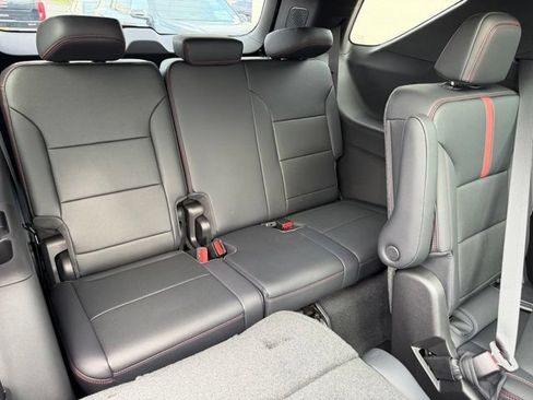 New 2026 Chevrolet Traverse RS w/ LPO, Floor Liner Package AWD/4WD image 15