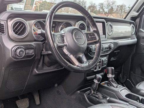 Used 2020 Jeep Wrangler Unlimited Sahara w/ Cold Weather Group AWD/4WD image 9