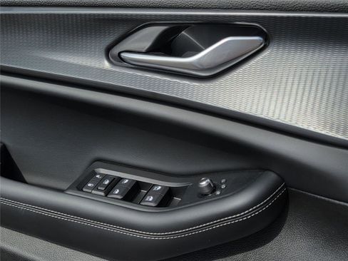 New 2025 Jeep Grand Cherokee Altitude image 22