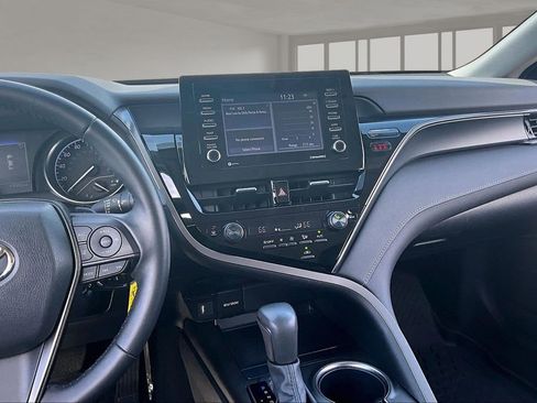 Used 2023 Toyota Camry SE image 9