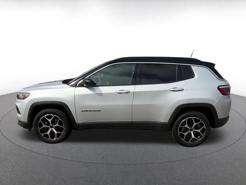 Used 2025 Jeep Compass Limited AWD/4WD image 8