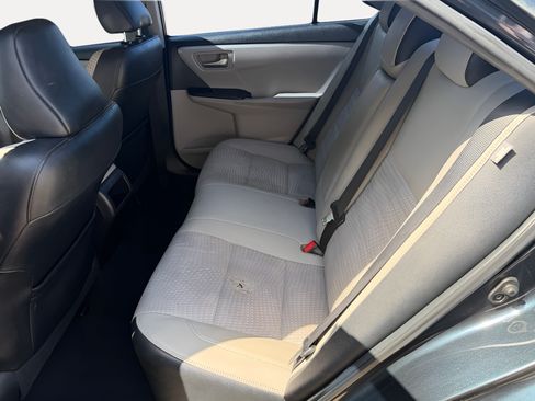 Used 2015 Toyota Camry SE FWD image 10