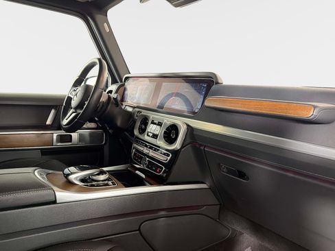 Used 2024 Mercedes-Benz G 550 image 25