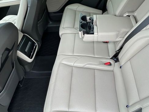 Used 2025 Lincoln Nautilus Premier AWD/4WD image 15