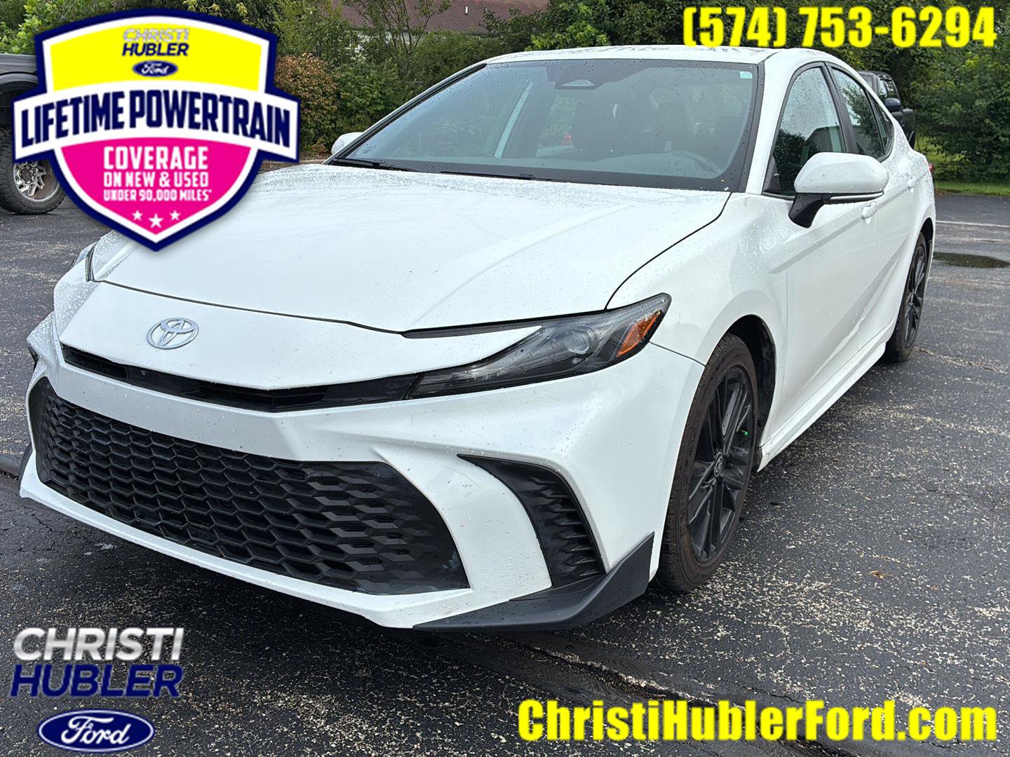 Used 2025 Toyota Camry SE FWD image 1