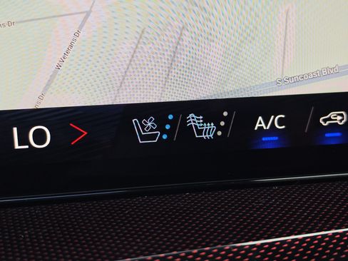 New 2027 Chevrolet Traverse RS AWD/4WD image 34