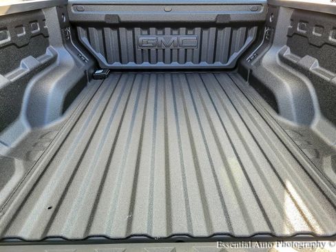 New 2025 GMC Canyon AT4 image 17