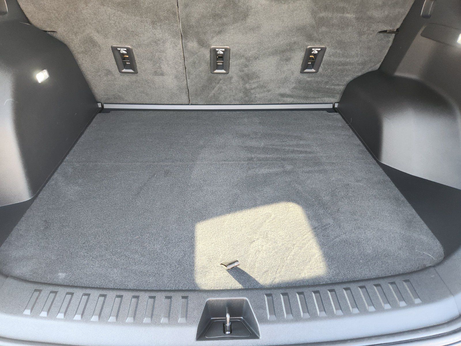 Used 2025 Chevrolet Equinox LT w/ Convenience Package II FWD image 24
