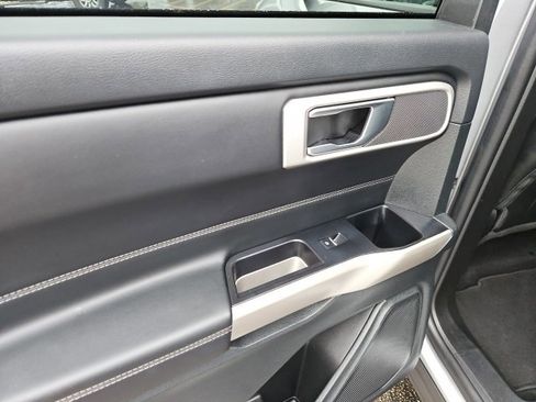 Used 2023 Ford Explorer XLT w/ Equipment Group 202A image 18