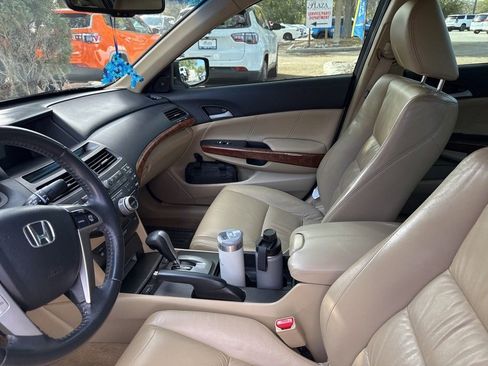 Used 2011 Honda Accord EX-L image 2