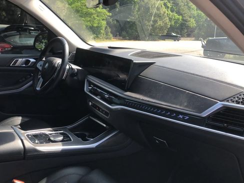 Used 2023 BMW X7 xDrive40i w/ Premium Package AWD/4WD image 34