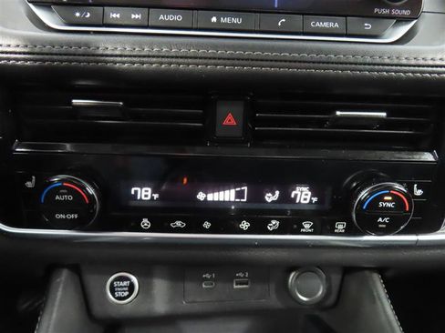 Used 2023 Nissan Rogue SL AWD/4WD image 27