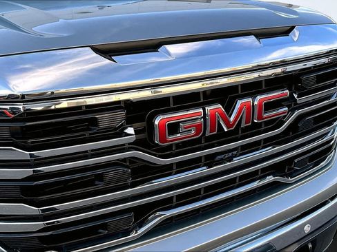 Used 2025 GMC Sierra 1500 SLT w/ SLT Premium Plus Package AWD/4WD image 33