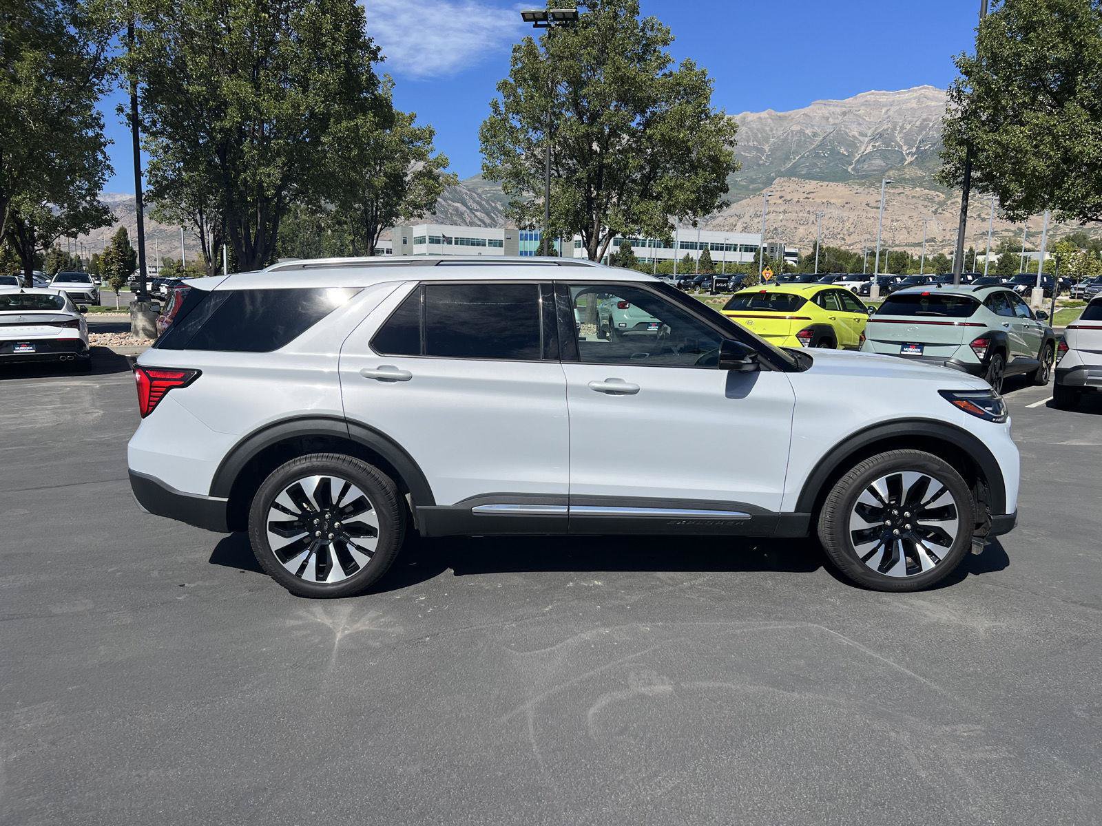 Used 2025 Ford Explorer Platinum w/ LUX Leather Package AWD/4WD image 6