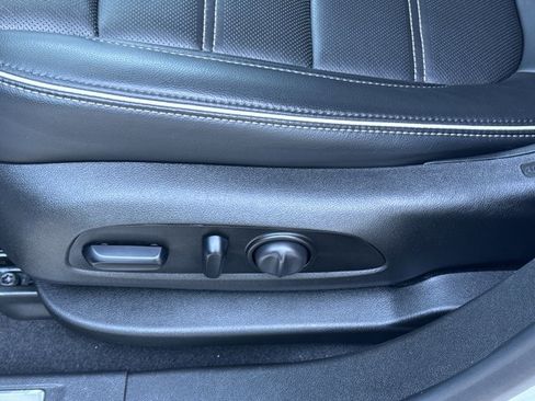 Used 2022 GMC Acadia Denali image 19