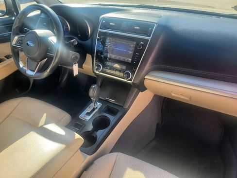 Used 2018 Subaru Outback 2.5i Premium AWD/4WD image 12