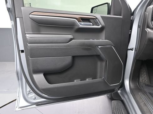 Used 2024 Chevrolet Silverado 1500 LT RWD image 11