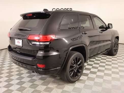 Used 2022 Jeep Grand Cherokee Laredo X image 21