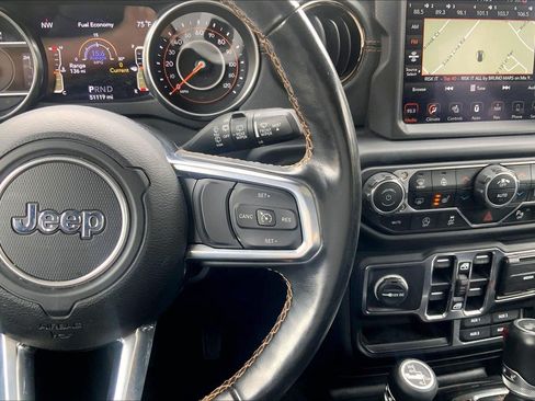 Used 2021 Jeep Wrangler Unlimited Sahara AWD/4WD image 20