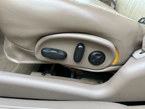 Used 2003 Buick Le Sabre Limited w/ Celebration Edition Package image 19