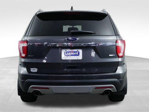 Used 2016 Ford Explorer XLT w/ Equipment Group 202A AWD/4WD image 9