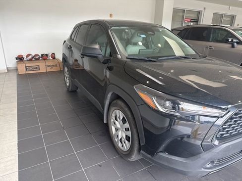 Used 2024 Toyota Corolla Cross L image 3