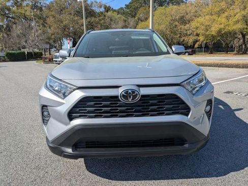 Used 2021 Toyota RAV4 XLE Premium image 10