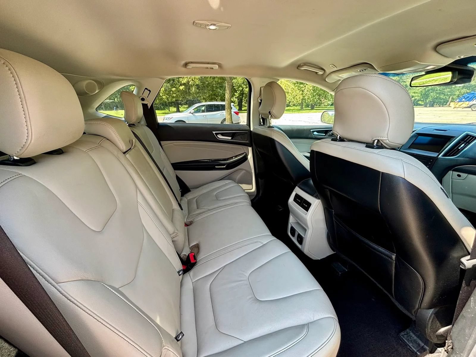 Used 2019 Ford Edge Titanium FWD image 18