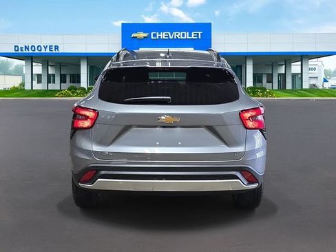 New 2026 Chevrolet Trax LT w/ Driver Confidence Package FWD image 9