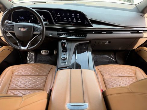 Used 2023 Cadillac Escalade ESV Premium Luxury AWD/4WD image 43