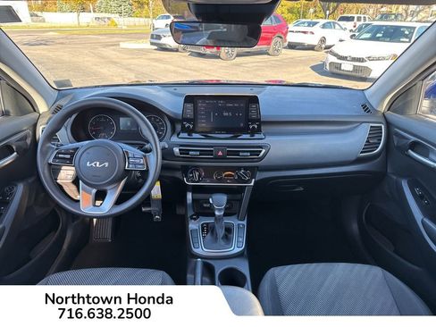 Used 2023 Kia Seltos LX image 18