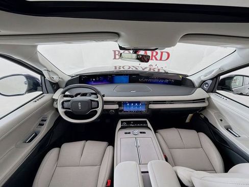 New 2026 Lincoln Navigator Reserve AWD/4WD image 28