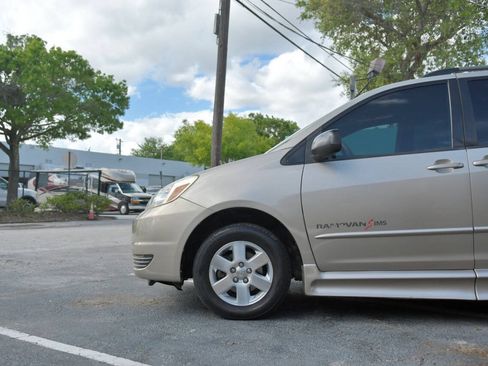 Used 2005 Toyota Sienna LE FWD image 6