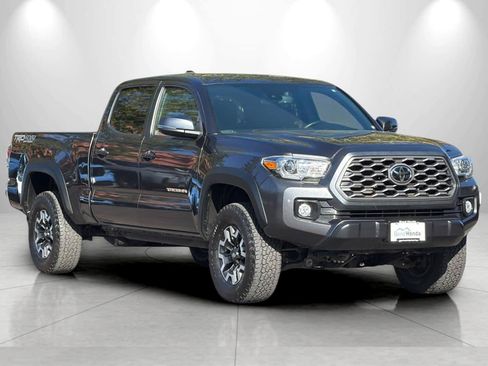 Used 2020 Toyota Tacoma TRD Off-Road AWD/4WD image 9