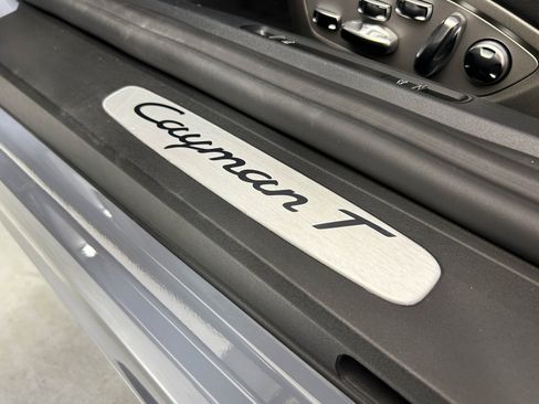 Used 2023 Porsche 718 Cayman image 15