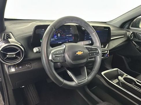 Used 2025 Chevrolet Equinox LT FWD image 13