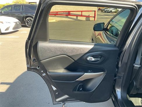 Used 2018 Jeep Cherokee Limited w/ High Altitude Package image 18