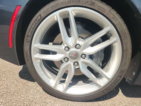 Used 2019 Chevrolet Corvette Stingray Coupe w/ 1LT RWD image 16