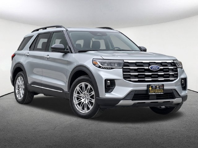 Certified 2025 Ford Explorer Active w/ Active Comfort Package AWD/4WD image 2