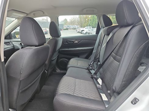 Certified 2019 Nissan Rogue S image 10